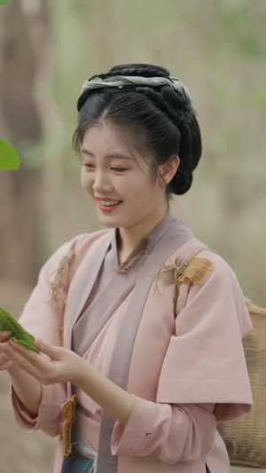 災(zāi)荒年，小農(nóng)女有滿倉(cāng)魚肉